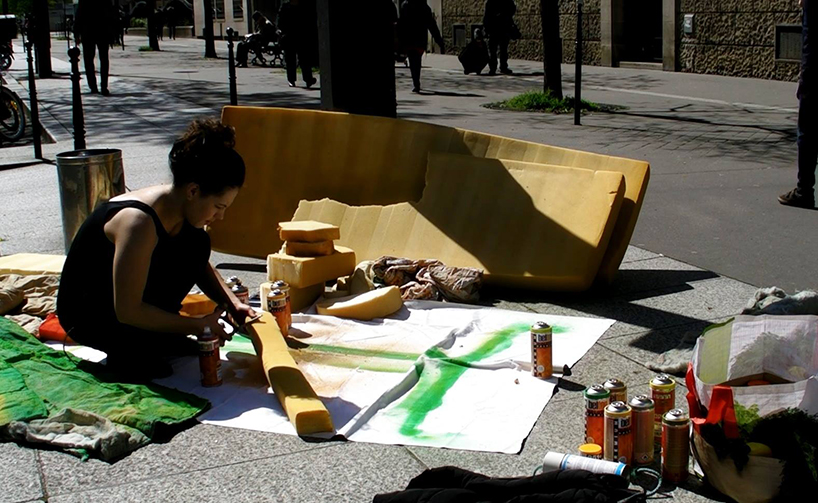 lor-k-french-artist-street-food-discarded-mattresses-designboom-53