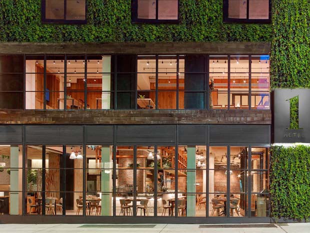 21._jams_facade_at_1_hotel_central_park_photo_credit_eric_laignel