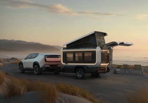 Honda apresenta trailer modular para viagens de glamping