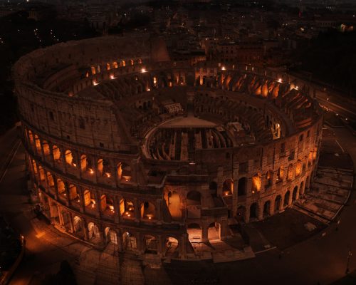 Airbnb promove experiência imersiva no Coliseu de Roma
