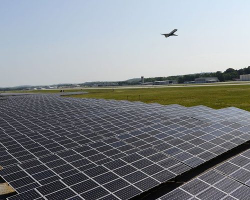 Primeiro aeroporto dos EUA movido 100% a energia solar