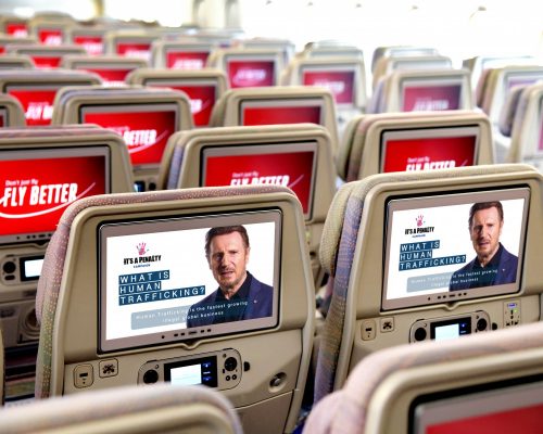 Emirates conscientiza passageiros sobre tráfico humano
