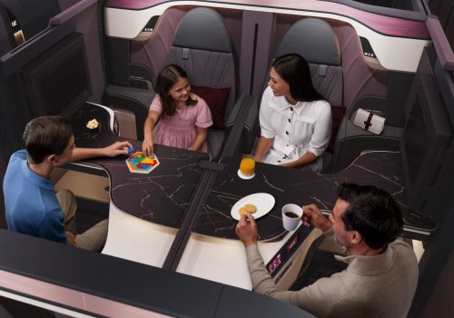 Qsuite Next Gen: A cabine da Qatar projetada para famílias e amigos