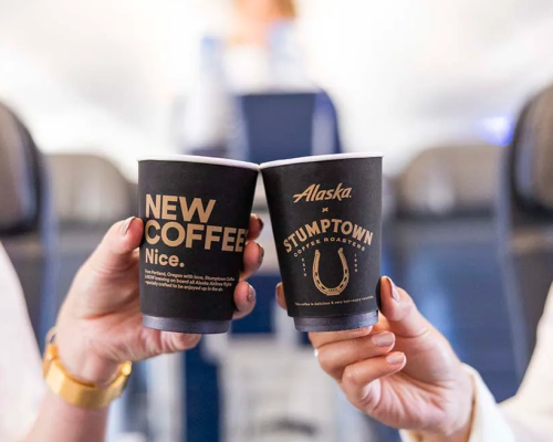 Alaska Airlines e Stumptown Coffee colaboram em um novo café a bordo