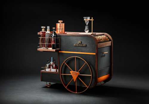 O carrinho de bebidas idealizado por Ritz-Carlton Yacht e Macallan