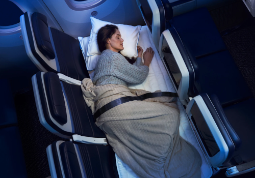 United cria “Relax Row” e aposta em sofá-cama na classe econômica