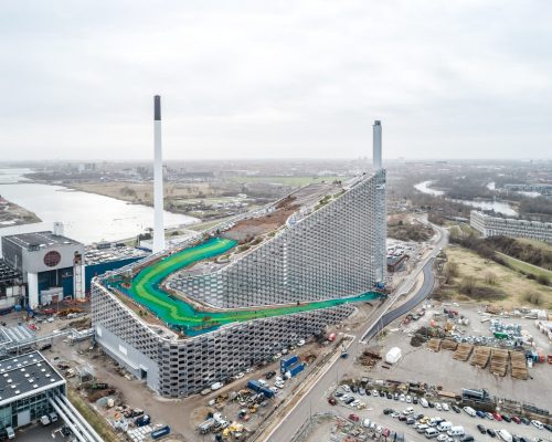 Copenhill, a usina de energia com um centro de recreação urbana em Copenhague