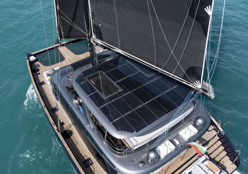 Painéis solares com IA otimizam navegação na Sunreef Yachts