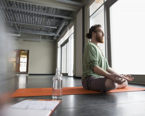 Bar para meditação abre em Paris