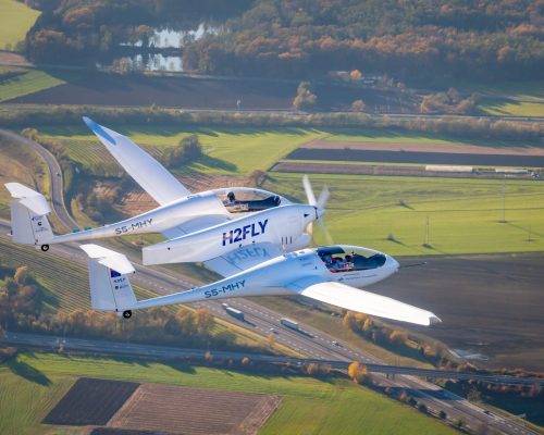 H2Fly opera avião alimentado por hidrogênio líquido