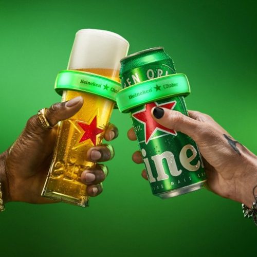 Heineken transforma brindes em “match” musical no Coachella