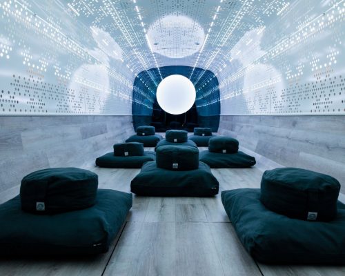 Studio de meditação móvel oferece sessões para nova-iorquinos ocupados