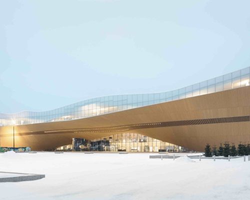 De biblioteca pública a um grande espaço comunitário híbrido em Helsinque