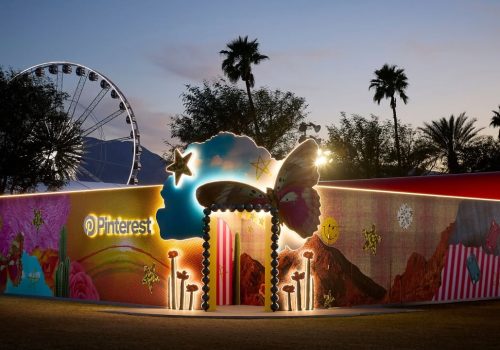 Pinterest substitui selfies por criatividade offline no Coachella