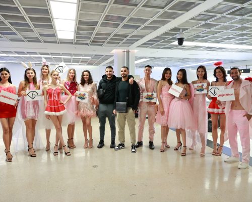 Vietjet Air celebra o amor a bordo com Valentine Fashion Show