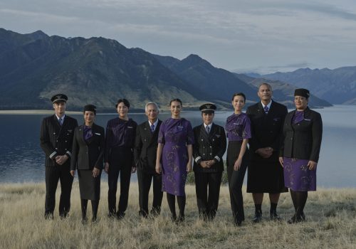 Air New Zealand apresenta uniformes inspirados em tradições culturais