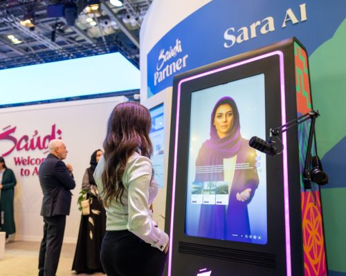 Conheça Sara: A assistente de viagem hiper-realista da Arábia Saudita