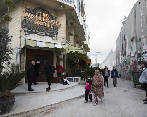 A arte de Banksy em novo hotel na Cisjordânia