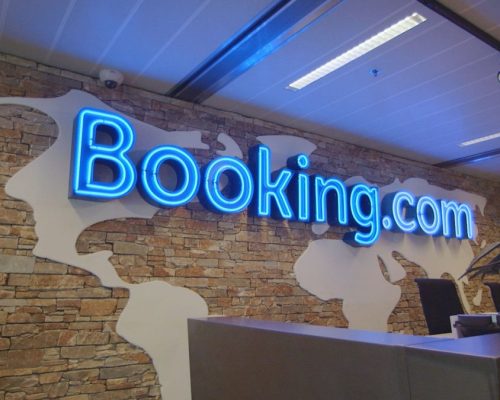 Booking.com expande serviços do portal