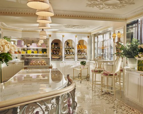 The Dorchester inaugural boutique intimista de bolos e flores