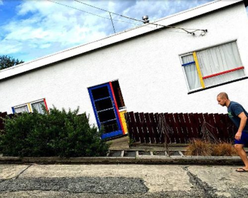 Rua mais íngreme do mundo vira ponto turístico