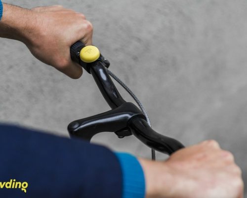 Empresa cria botão para ajudar ciclistas de Londres
