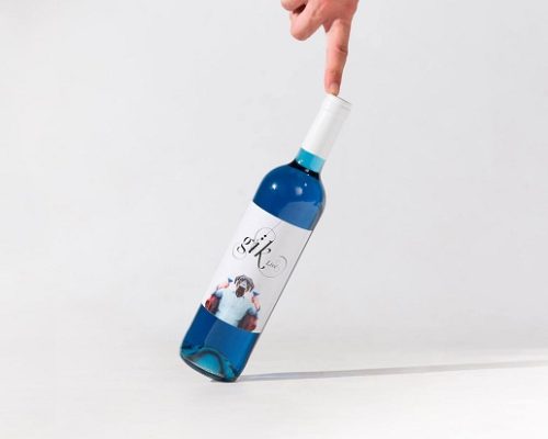 Start up espanhola lança vinho azul