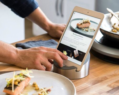 Tecnologia invade as cozinhas e ajuda com o preparo dos alimentos