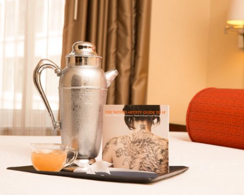 Hotel oferece pacote com tatuagem