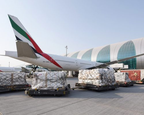 Emirates anuncia ponte aérea humanitária para Turquia e Síria