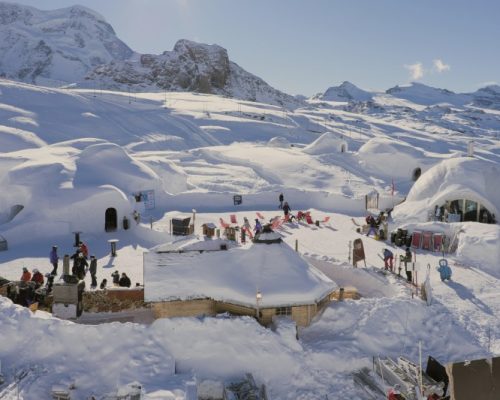 No alto dos Alpes, hotéis Iglus oferecem luxo absoluto