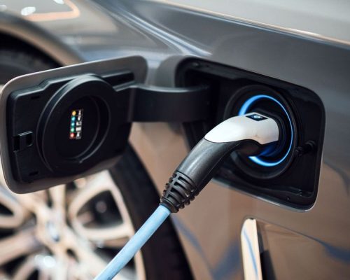 A plataforma de reservas que garante carregador de veículos elétricos