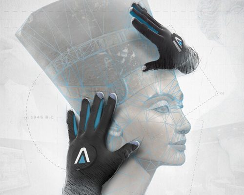 Deficientes visuais usam realidade virtual para ver esculturas em Praga