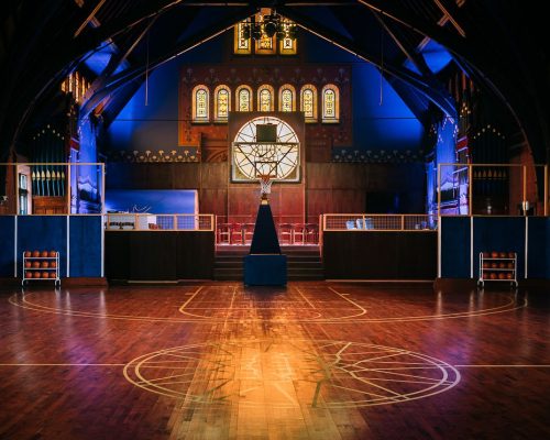 Igreja de Chicago se transforma em santuário do basquete