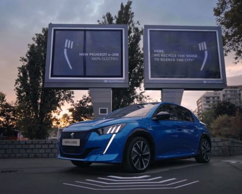 Outdoors da Peugeot que absorvem ruído e abastecem carros elétricos