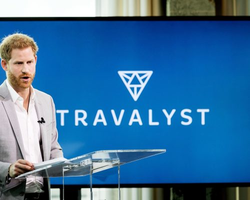 Príncipe Harry lança projeto para viagens sustentáveis ​