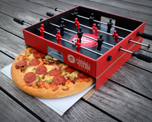Pizza Hut transforma suas caixas de pizza em mesa de pebolim