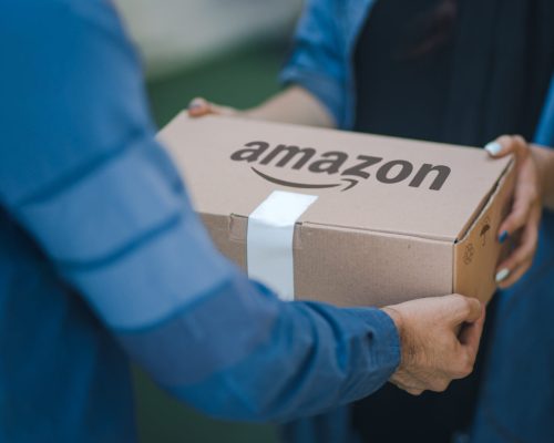 Amazon lança testes de PCR para viajantes do Reino Unido