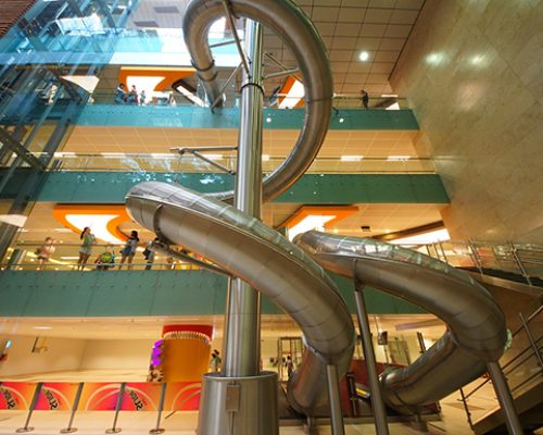 O melhor aeroporto do mundo tem piscina e cinema de graça