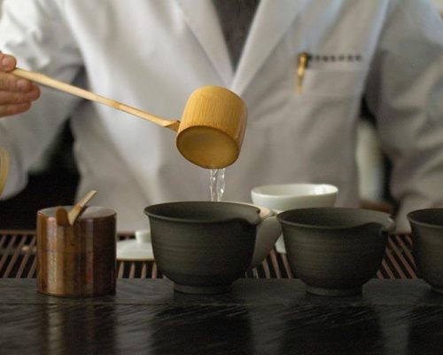 Cerimônia do chá encontra a mixologia