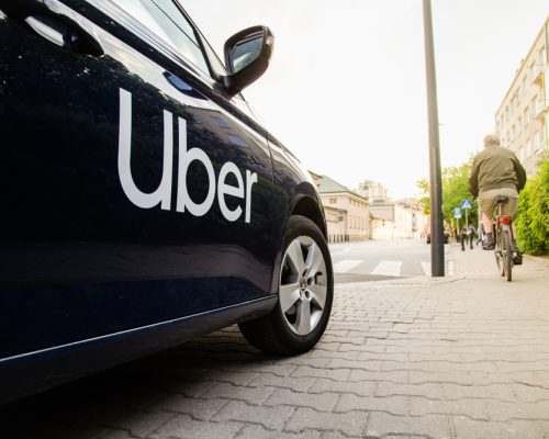 Uber anuncia aluguel de carros no Reino Unido