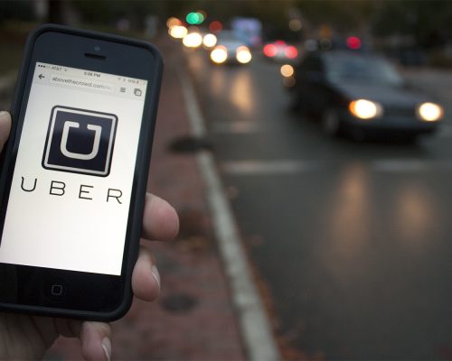 Uber e Toyota anunciam parceria
